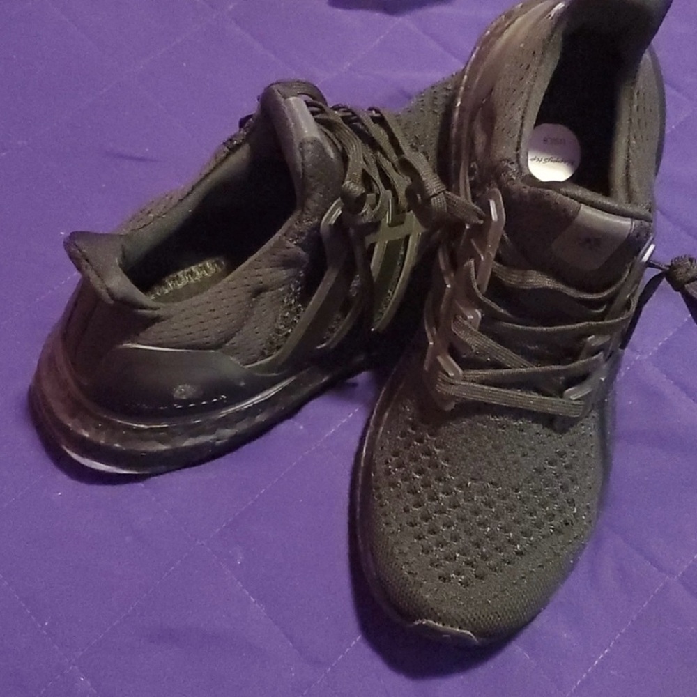 Black Adidas Ultra Boost in perfect condition